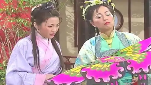 郡主故意当着主人的面践踏风筝,结果下一秒就报应了