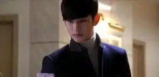 来自星星的你穿帮镜头盘点vs历届春晚穿帮镜头