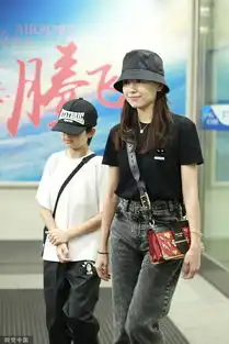 董洁牵手儿子现身机场妈妈力max