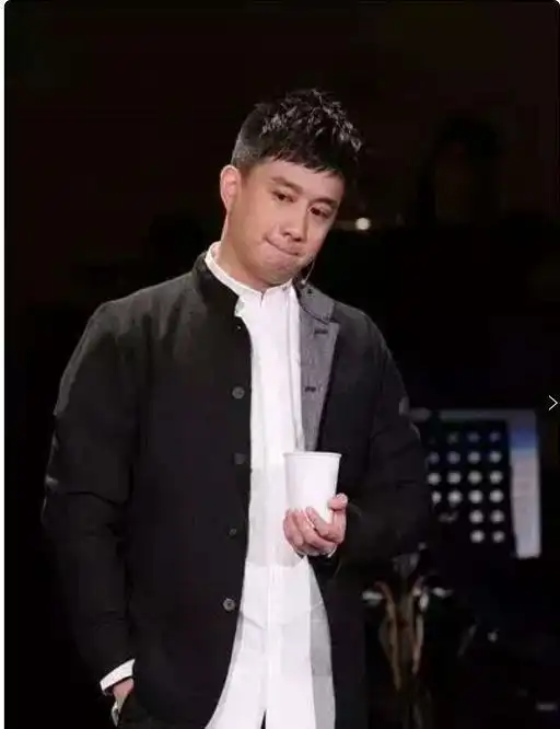 一生编曲2216首,因为他,黄磊不再唱歌
