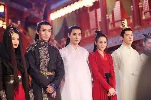 烈火如歌连配角都颜值在线,热巴美出天际,网友仙女本人了