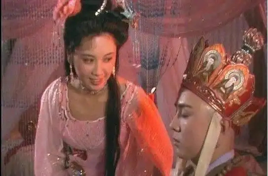 为了10块钱工资,放弃了成名的大好机会,如今靠走穴养家糊口
