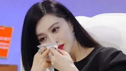 因偷税退圈的范冰冰,203天后又卷照片风波,冯小刚张国立在其列
