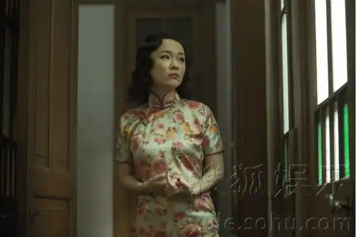 霍思燕罗曼旗袍惊艳被赞风情与爱皆藏其中