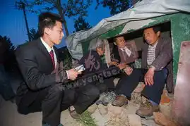 八旬老母遭儿子赶出家门蜗居阴暗垃圾池
