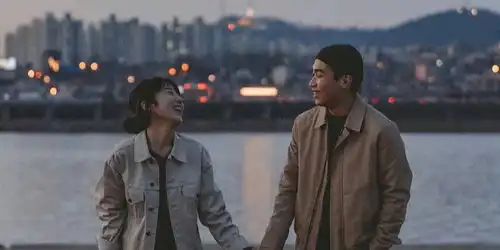 幸福,就是在月最圆的日子见到了最想念的人