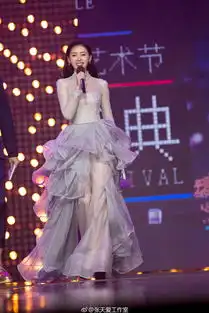 她为减肥吃草2年狂瘦30斤,一夜爆红成2016年最火女明星