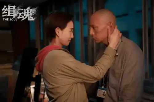 张震剃光头减重24斤拍出的悬疑片缉魂到底有好看