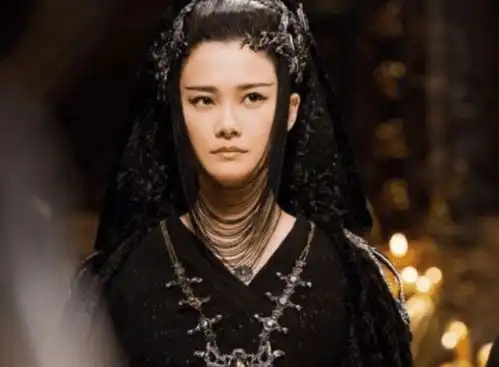 当短发女星头发变长,李宇春成美女,王子文变女神,谢楠变化才叫大
