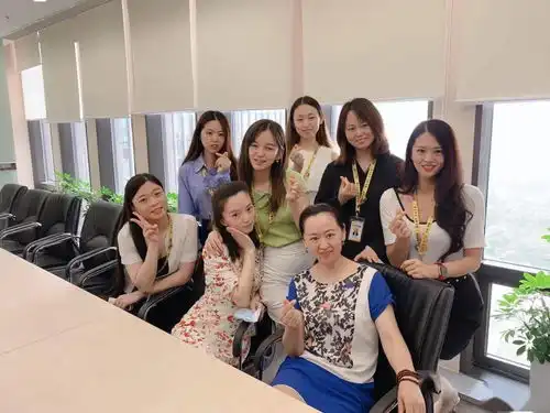 美联女神小组祝本周过生日以及入职纪念日的小伙伴节日快乐
