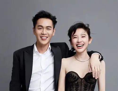 唐艺昕不愧是大号水蜜桃,当写真照流出,网友张若昀真有福