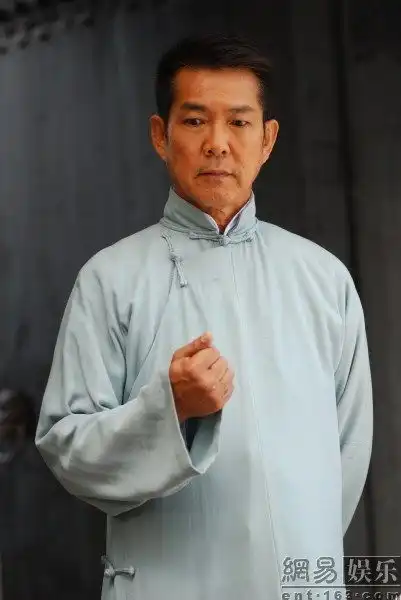 十二金钱镖剧照曝光功夫皇帝元彪低调的华丽
