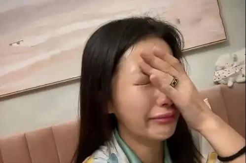 任嘉伦白鹿新剧周生如故太虐,白鹿在家一边追剧一边号啕大哭
