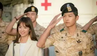 宋仲基离婚后首现身,笑容灿烂,开心比v,是不是早就离婚了
