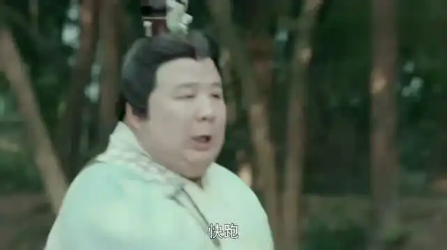 夜天子华云飞一箭射杀范雷,帅气救下叶小天夏莹莹