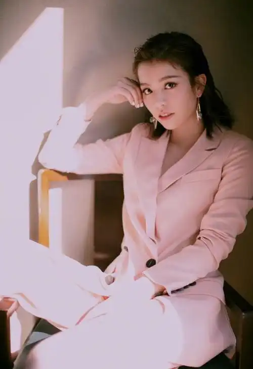 宋芸桦西虹市首富剧照
