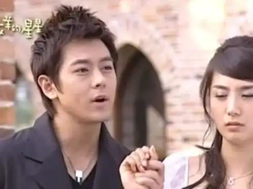 放羊的星星天骐顺水推舟,拉起阿星的手,直呼它叫仲夏夜之星
