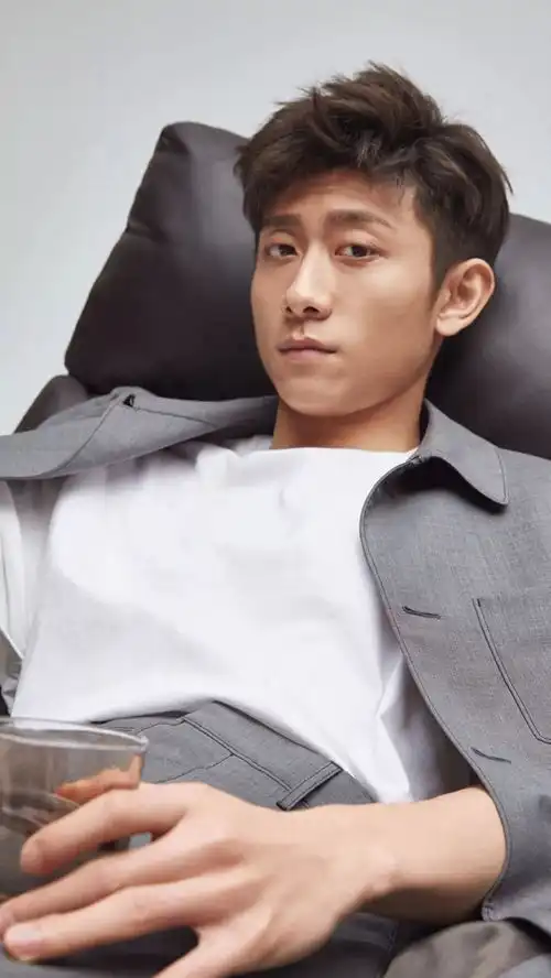 精美壁纸张一山
