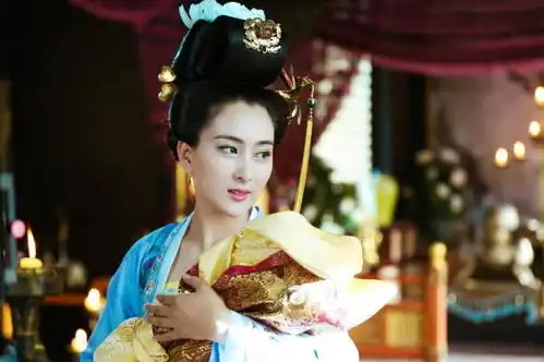 圈内女炮王靠讨好男人成功上位,与男黑人夜店贴身热舞
