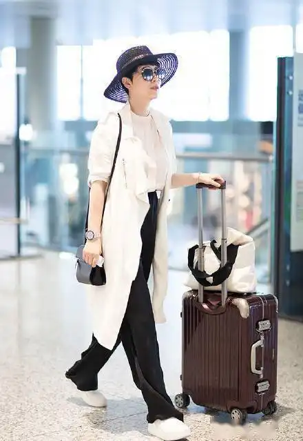 入秋,穿风衣准没错
