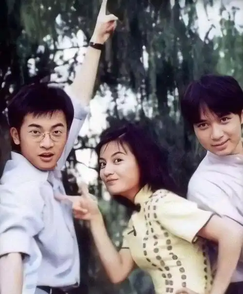 回忆杀情深深雨濛濛赵薇苏有朋古巨基再合体
