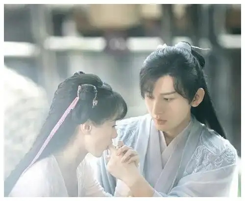 琉璃战神爱白帝爱的真切,为何下凡历劫之后,璇玑只爱禹司凤
