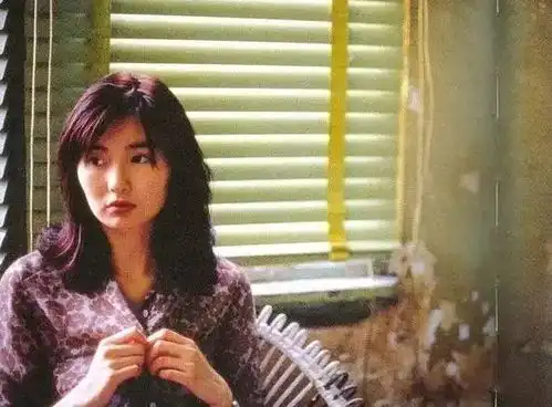 被今年港姐丑到了更让我怀念那个出美人的时代
