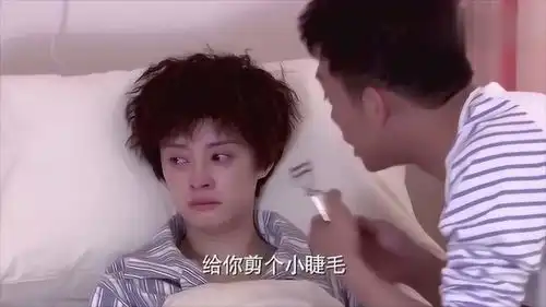 辣妈正传夏冰得产后忧郁,丈夫拿老婆化妆品来解闷
