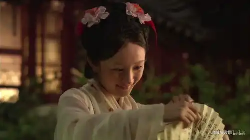 两版红楼梦晴雯撕扇对比
