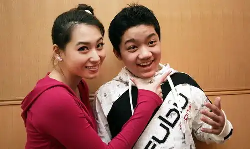 19岁凭借家有儿女成名,却在车库被人打,如今私生活凌乱被遗忘
