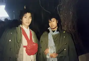 难得一见大话西游片场旧照星爷你好帅啊
