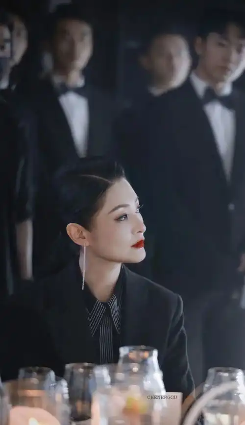 今日壁纸嘉人女性影响力之夜壁纸
