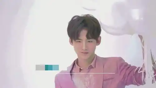 魏大勋白敬亭晒照开启花式互怼,难道小鲜肉都是塑料兄弟情吗