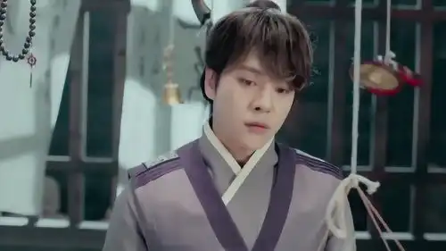 夜天子杨霖委托牢头送家书,直接加价到500两,牢头却还犹豫不决