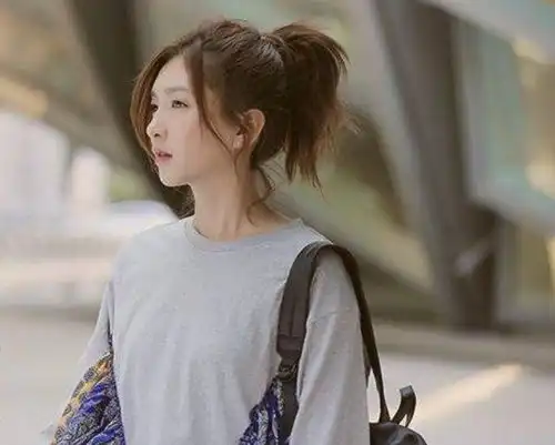 难怪江疏影不拍古装,看到她皇后造型,网友这是怕艳压群芳吗
