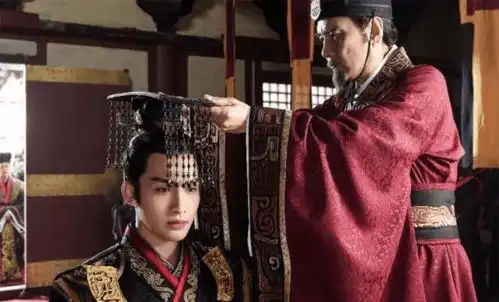 一统天下的秦始皇,到底有着怎样的功过统一文字是功还是过呢
