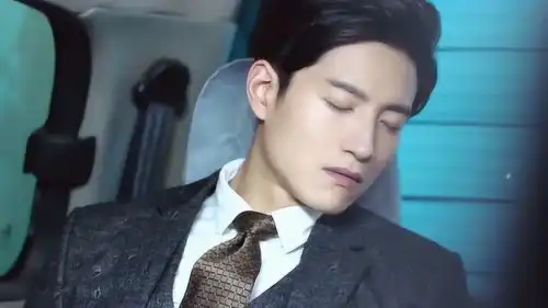 倾城时光赵丽颖惨遭绑架,金瀚空手接白刃霸气护妻,帅到起飞
