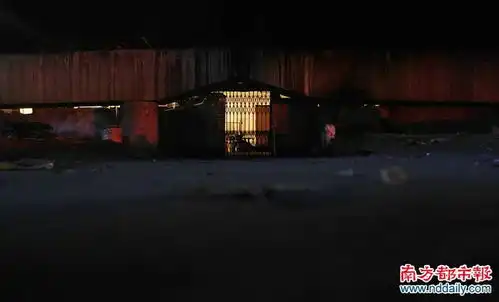 实地探访立交桥下的十年蜗居