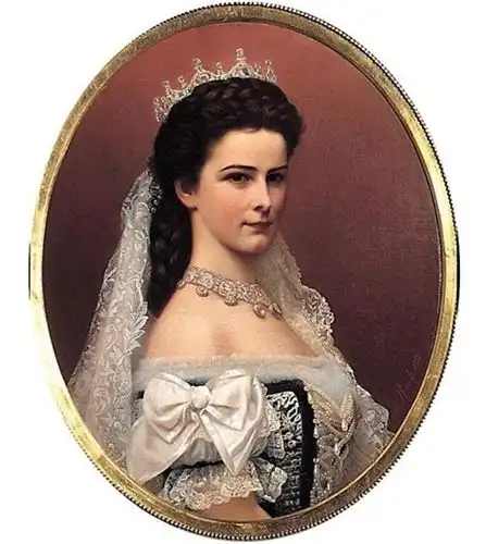 茜茜公主怀孕时腰围超50cm就绝食,她小蛮腰有多细老照片很迷人