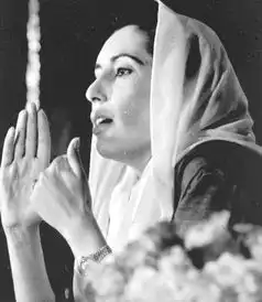 9年前的今天铁蝴蝶贝布托在风暴陨落