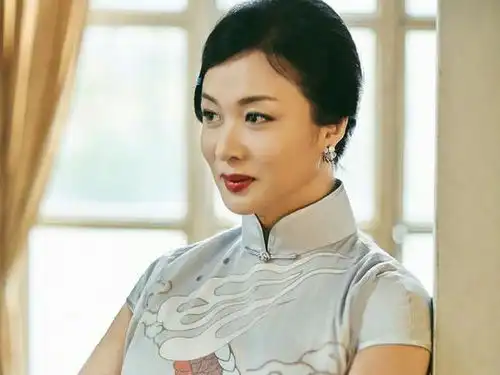 没有经纪人的明星白敬亭爆红,而她却在爱情公寓后没了声音