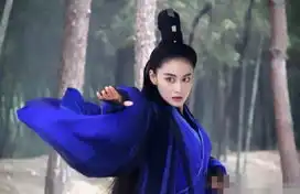 张馨予在微博晒出李莫愁剧照
