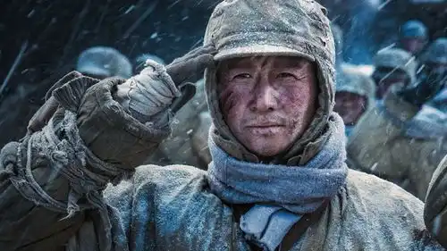 10万华夏好儿郎身着单衣单裤一声令下纷纷奔赴长津湖中国志愿军是一支能缔造奇迹的军队