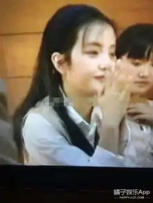 赵薇25年前跑龙套剧照曝光,当年真的灵气逼人啊
