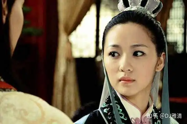 同样是演妙玉,把何赛飞等8位美女放在一起看,差别就出来了