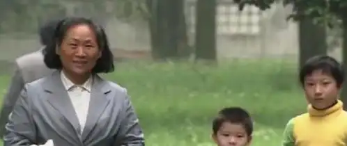 妈妈被意外带进娱乐圈,现在妈妈火遍全国,儿子却已彻底沦为路人