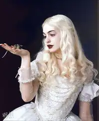 周秀娜性感写真扮白骨精
