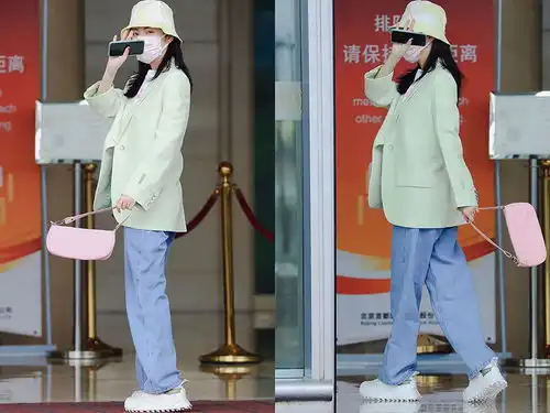 景甜是怕冷体质大热天穿西装长裤,戴渔夫帽全身上下不露肤