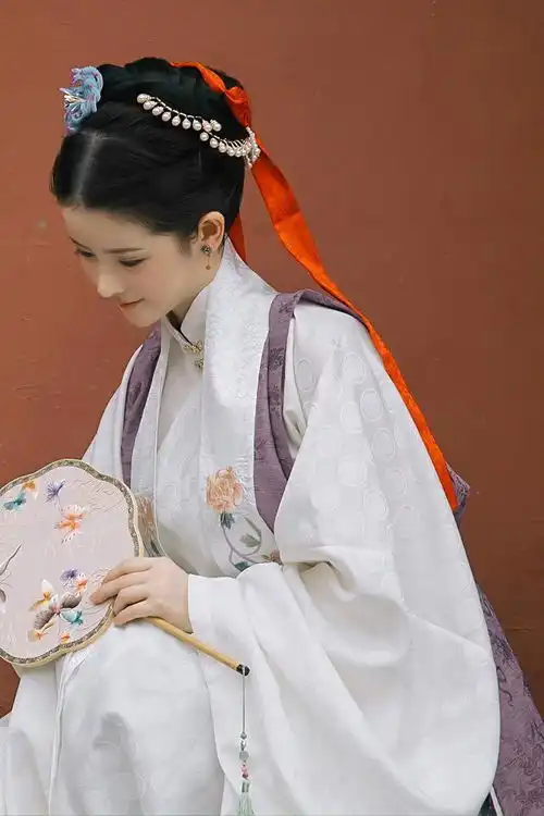 梦秦中秋古风照释出古典气质清丽动人
