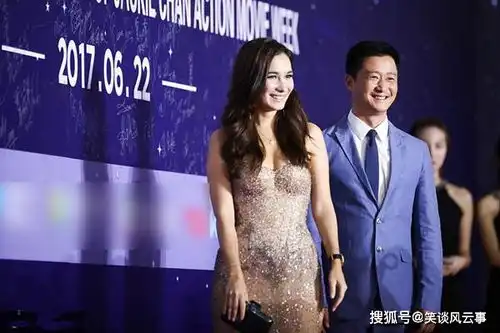 战狼2卢靖姗再战威尼斯红毯优雅动人网友平民式的美女

